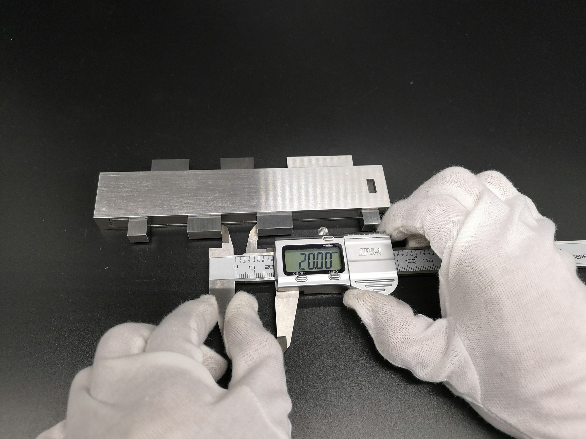 portable caliper checker